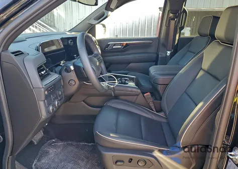 2025 Chevrolet Suburban C1500 Premier z USA, uszkodzony, nr VIN 1GNS5FRD3SR371856